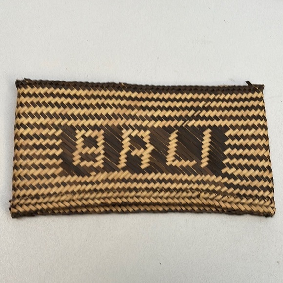 Bali Handmade Straw Bundle Of Bags - Picture 11 of 16